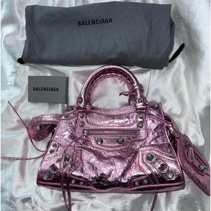 💥⚡️NWT authentic Balenciaga metallic pink leather neo cagole city XS bag